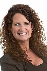 Marie Roberts headshot