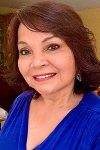 Rebecca Busca headshot