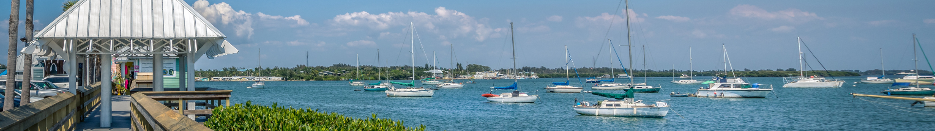 Bradenton, Florida growing city with waterfront views, parks, golf courses, residential neighborhoods, shopping, dining, and access to Gulf Coast beaches in Manatee County.