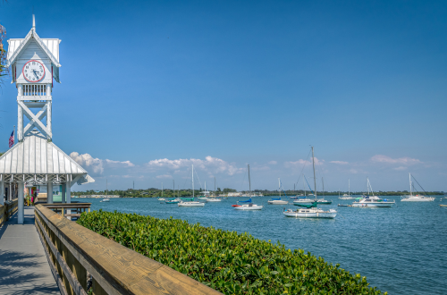 Bradenton, Florida growing city with waterfront views, parks, golf courses, residential neighborhoods, shopping, dining, and access to Gulf Coast beaches in Manatee County.