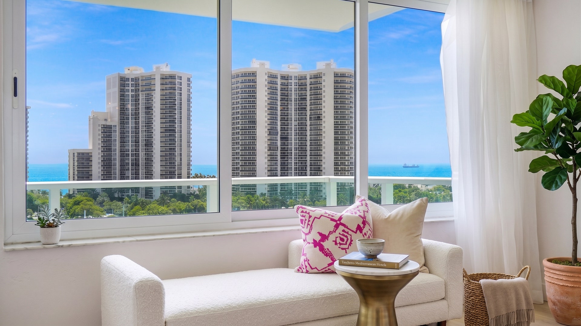 Coral Ridge Towers Original Million Dollar Views property photo of Coral Ridge Towers Original Million Dollar Views