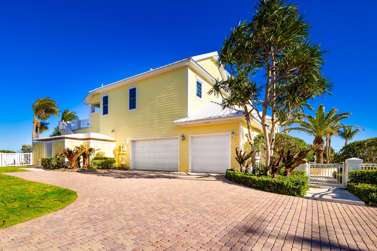 Sold 5045 S Highway A1a, Melbourne Beach, FL 32951 5 Beds / 5 Full
