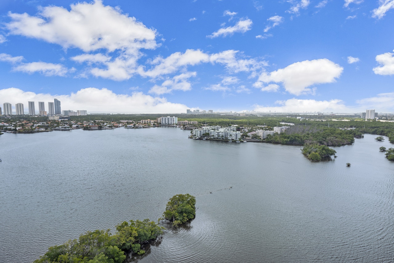 17111 Biscayne Blvd, #2106, North Miami Beach, FL 33160 ...