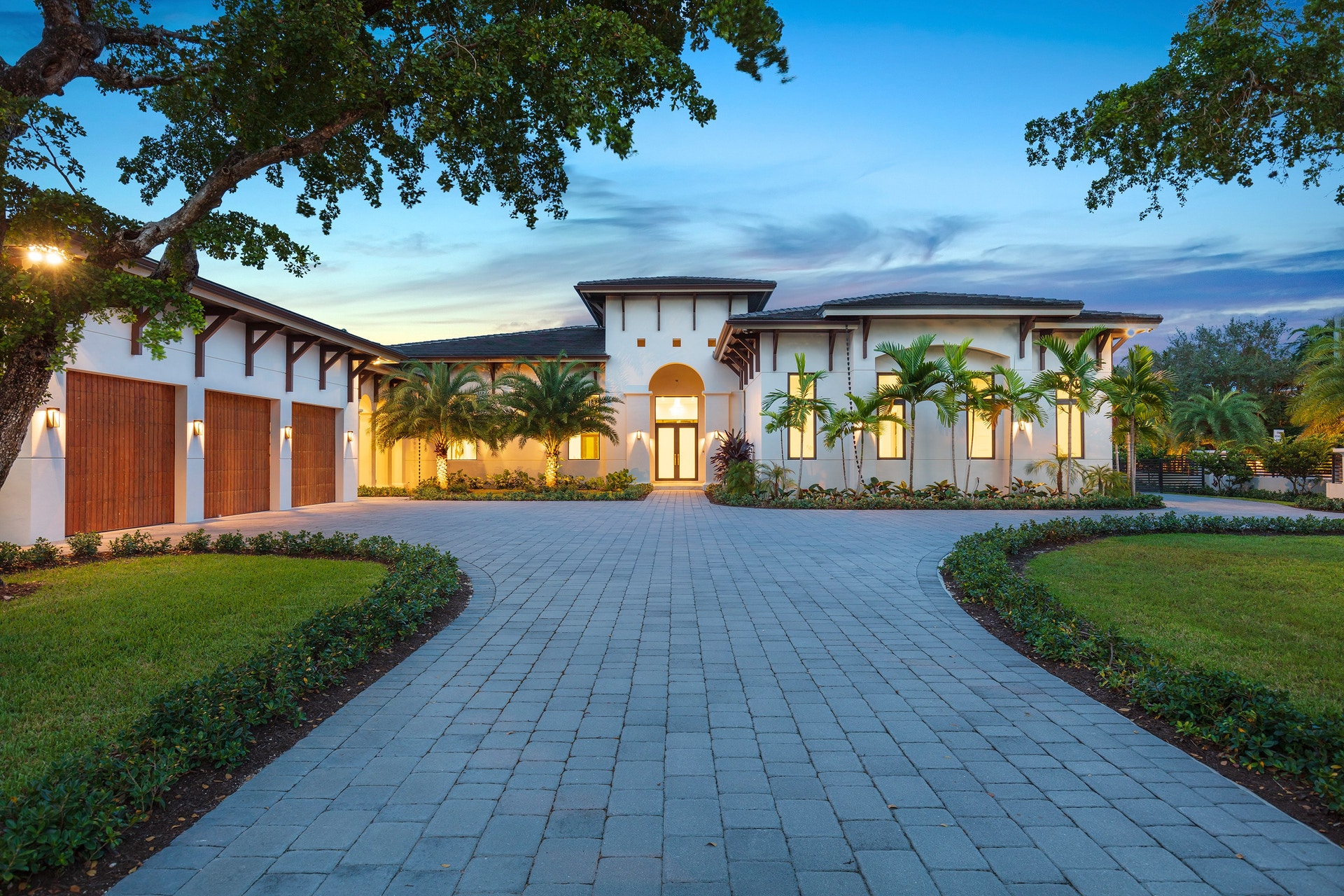 Sold: 8341 SW 54th Ave, Miami, FL 33143 | 7 Beds / 7 Full Baths / 1 Half  Bath | $6,450,000