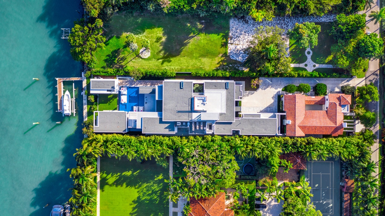 For Sale 27 Star Island Dr, Miami Beach, FL 33139 6 Beds / 12 Full