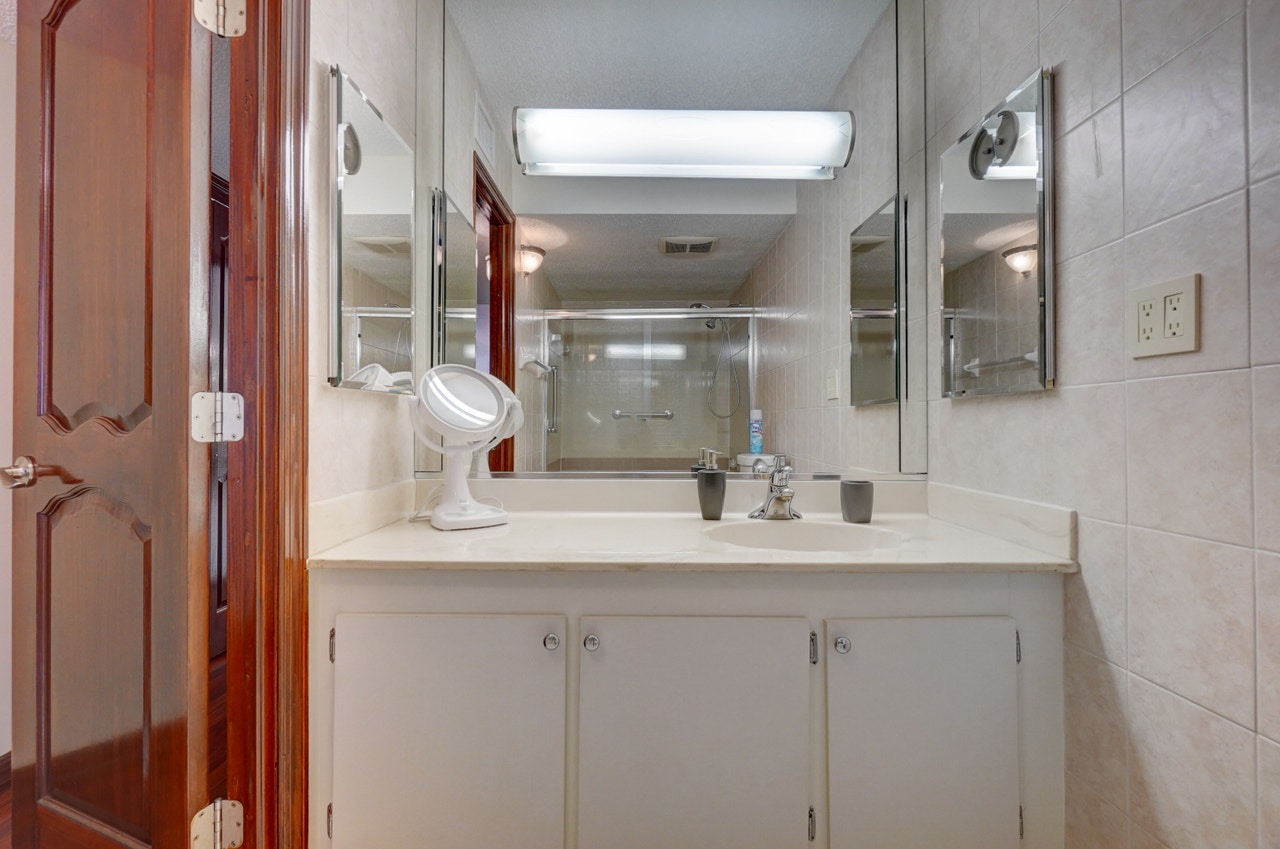 For Sale: 18181 NE 31st Ct, #1008, Aventura, FL 33160 | 3 ...