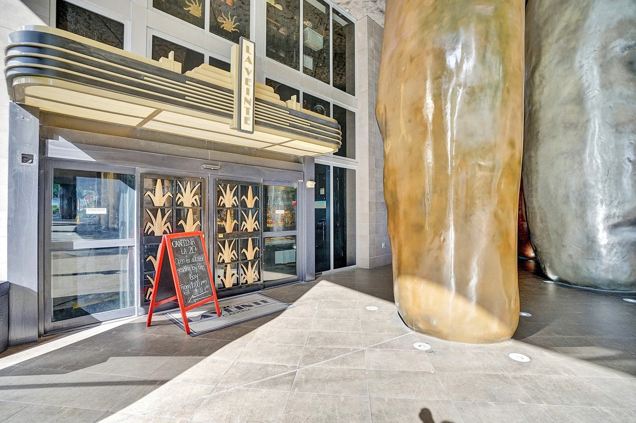 Sold: 495 Brickell Ave, #4809, Miami, FL 33131 | 1 Bed / 1 Full Bath |  $640,000