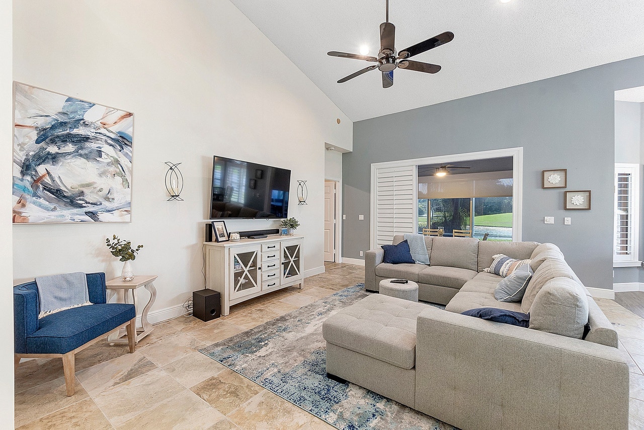 Sold: 8396 Horseshoe Bay Rd, Boynton Beach, FL 33472 | 3 Beds / 2 Full  Baths | $465,000