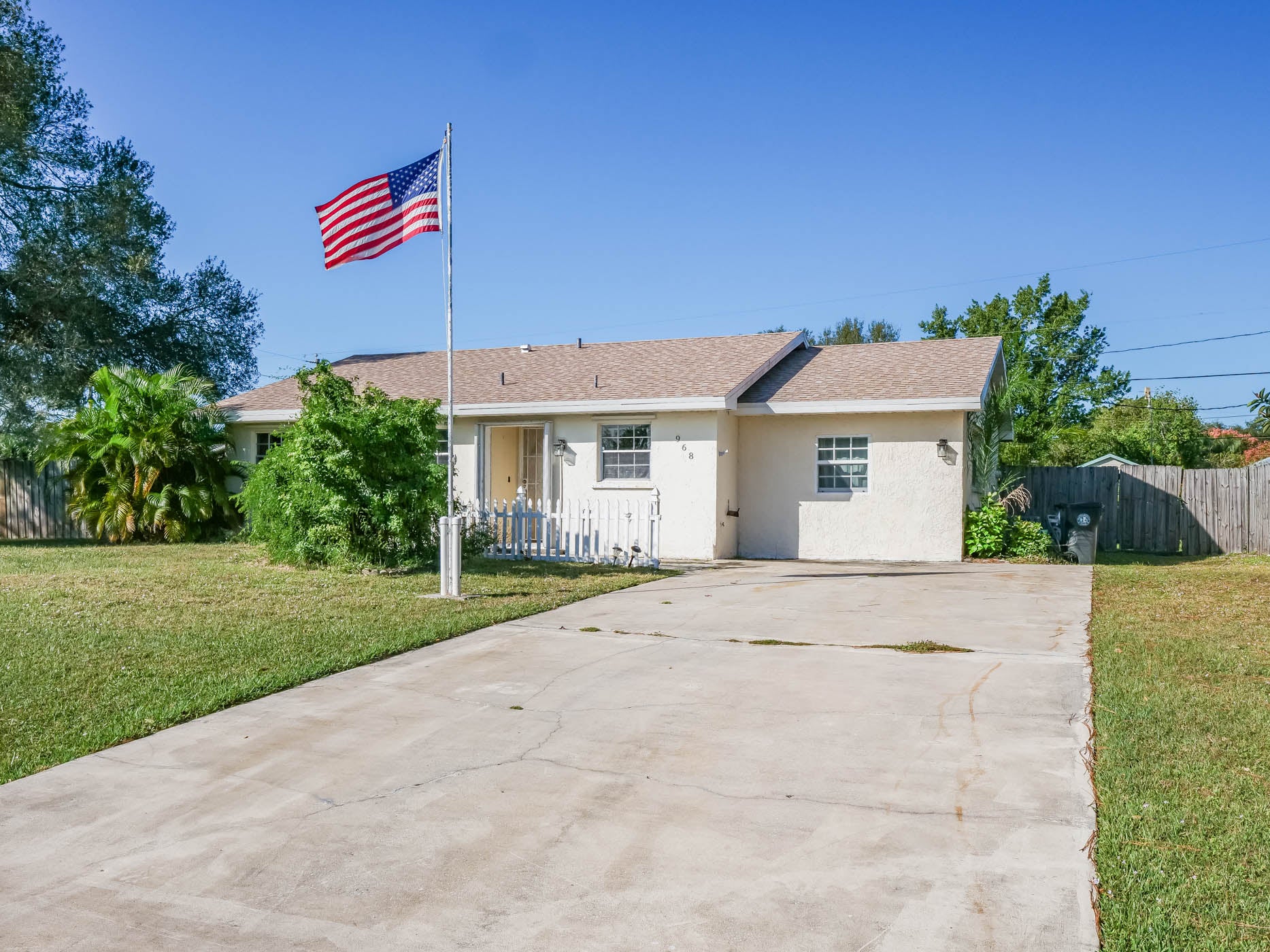 Home flagpole deals sebastian fl