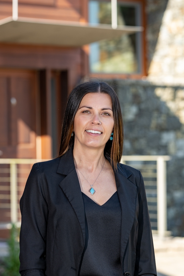 Amber Gosney Realtor at Lohmiller Real Estate