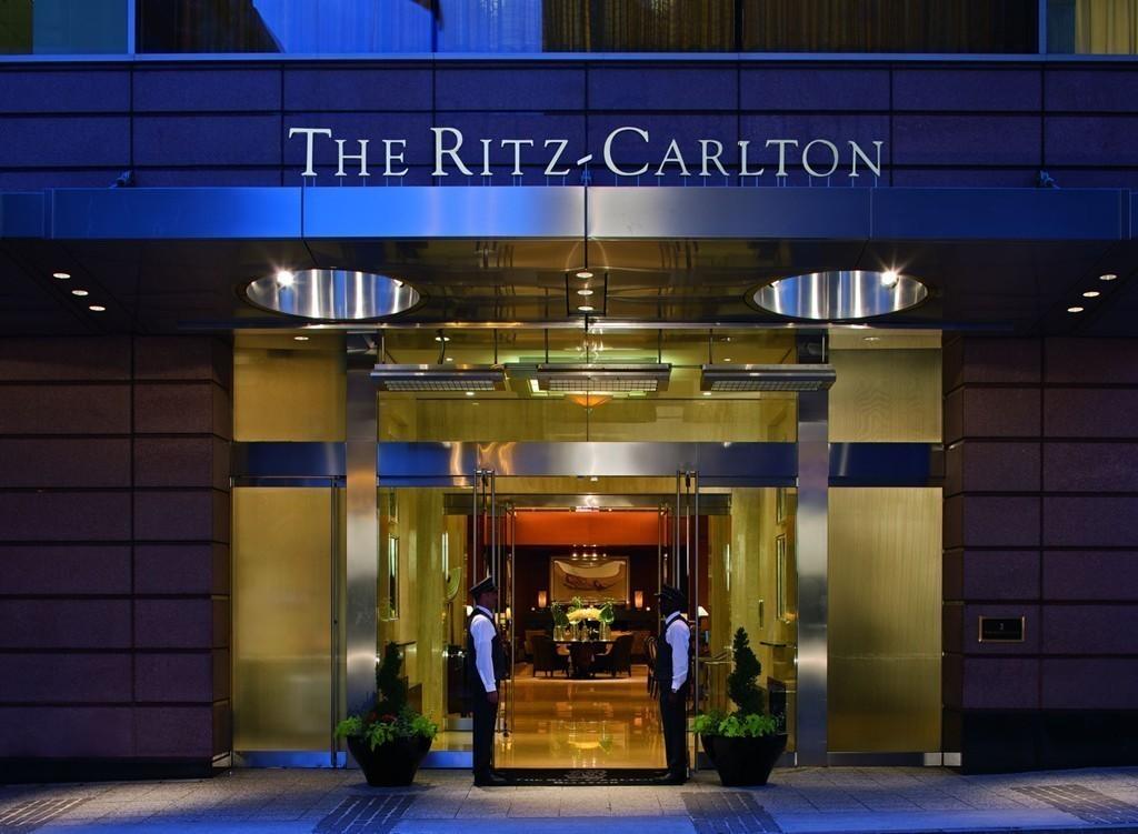 洋書 BOSTON LEISUREGUIDE RITZ CARLTON Luxury Hotel Boston Ma | Ritz-Carlton