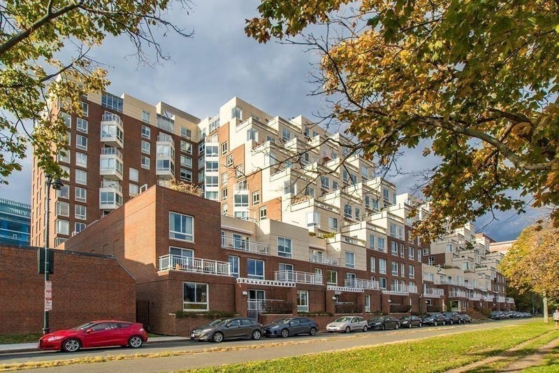 Esplanade Luxury Condos for Sale and Rent in Cambridge