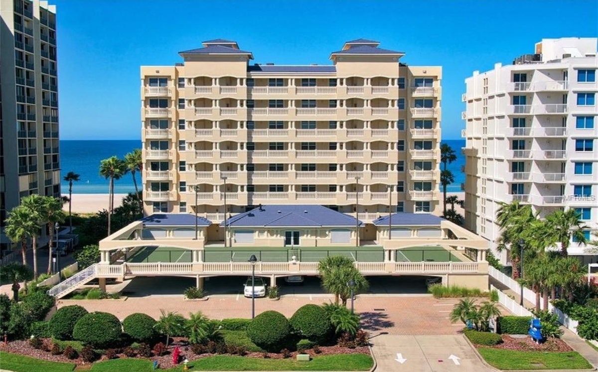 Bella Rosa Condominium