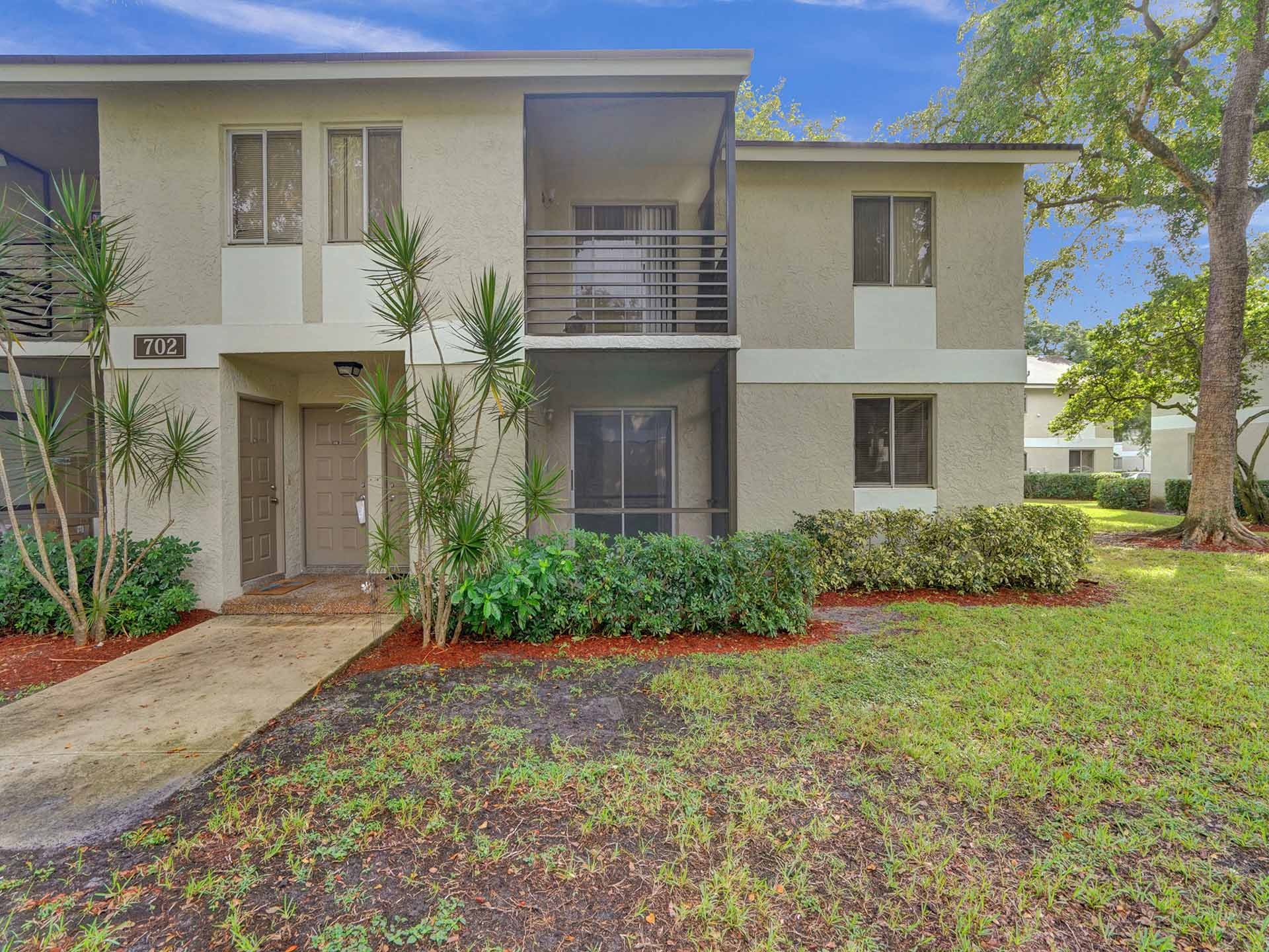 116 Gardens Dr