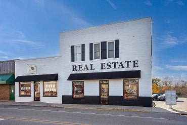 Manhattan - Village Realty office photo