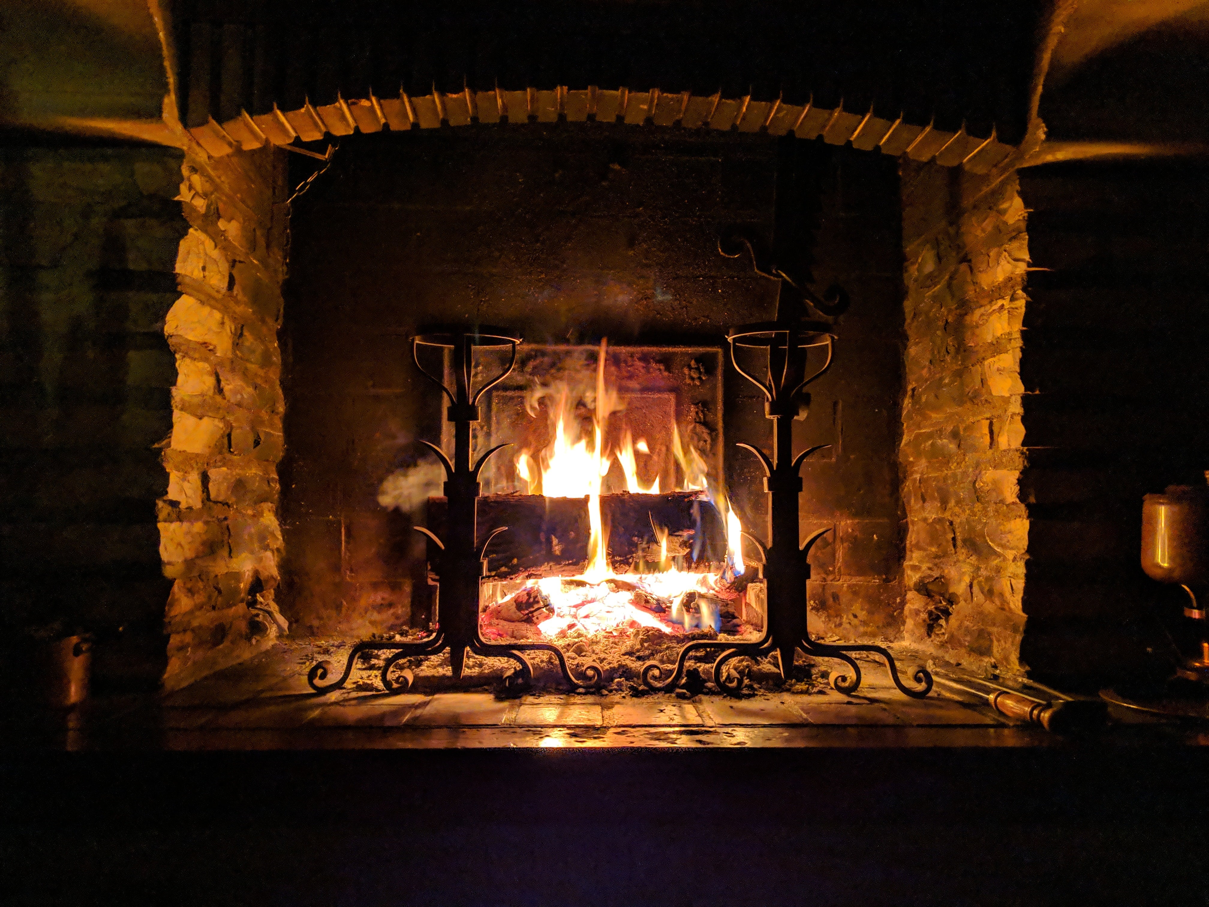 5 Cozy Fireplaces To Keep You Warm This Winter One More Thing   Optimized 41c8bd72865d268073da5ef9b738c062 