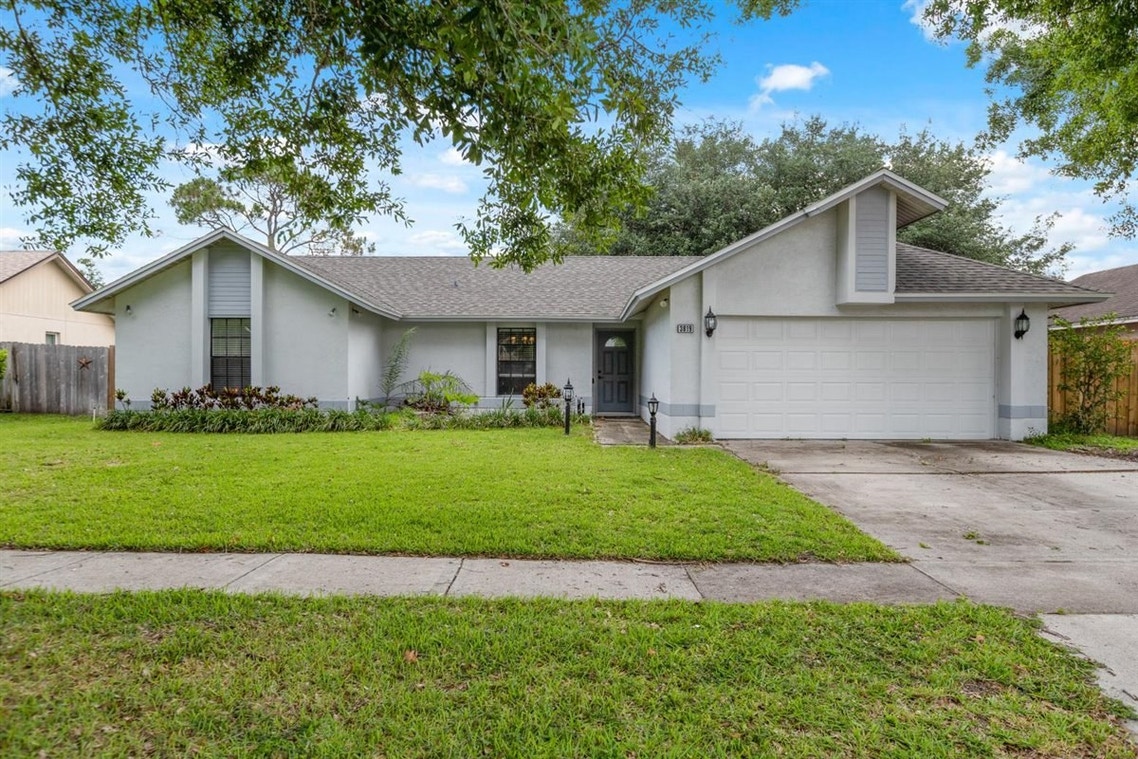 New Listing in Hunters Trace