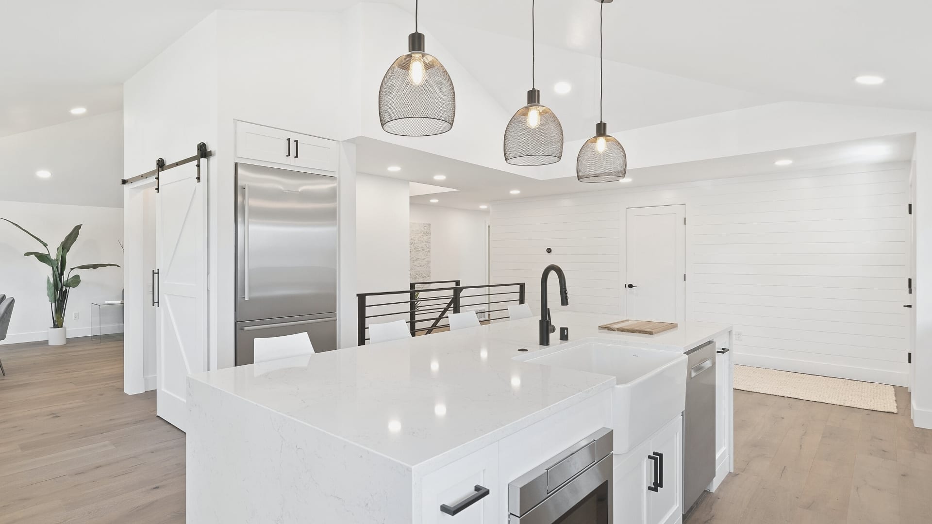 The Do’s and Don’ts of Buying a Home from a Friend