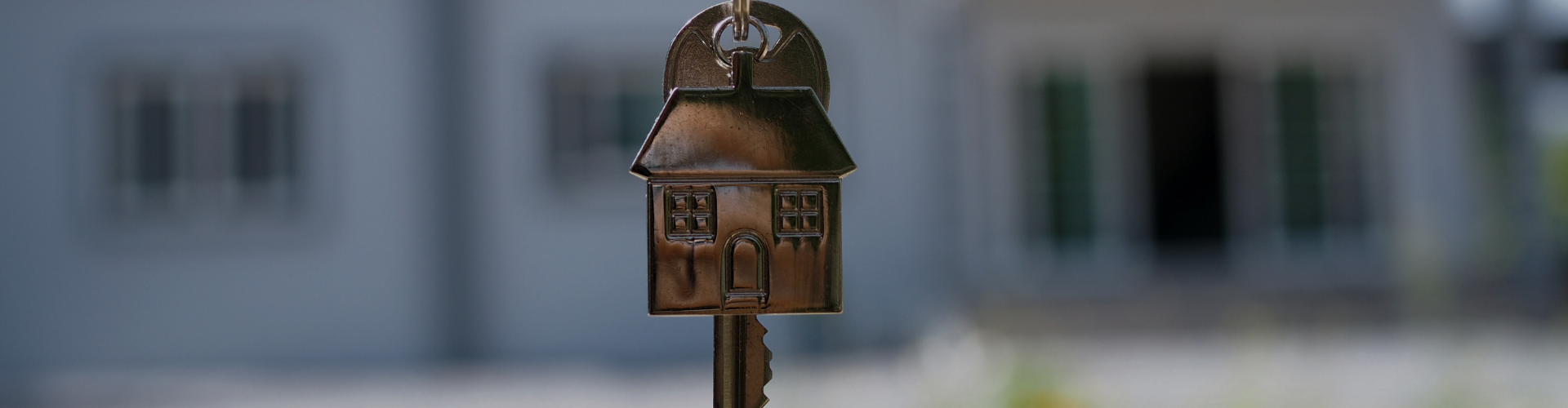 What are the Pros and Cons of Purchasing a Multifamily Investment Property?