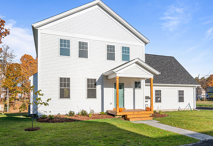 feature image of Should I Build a Turnkey or Custom Home?