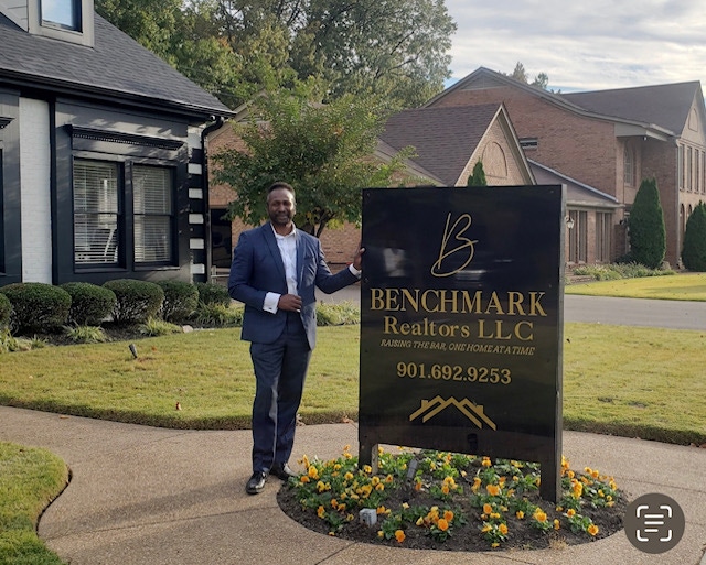 BenchMark Realtors LLC